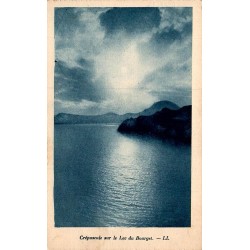 Crépuscule sur le Lac du Bourget. -- LL