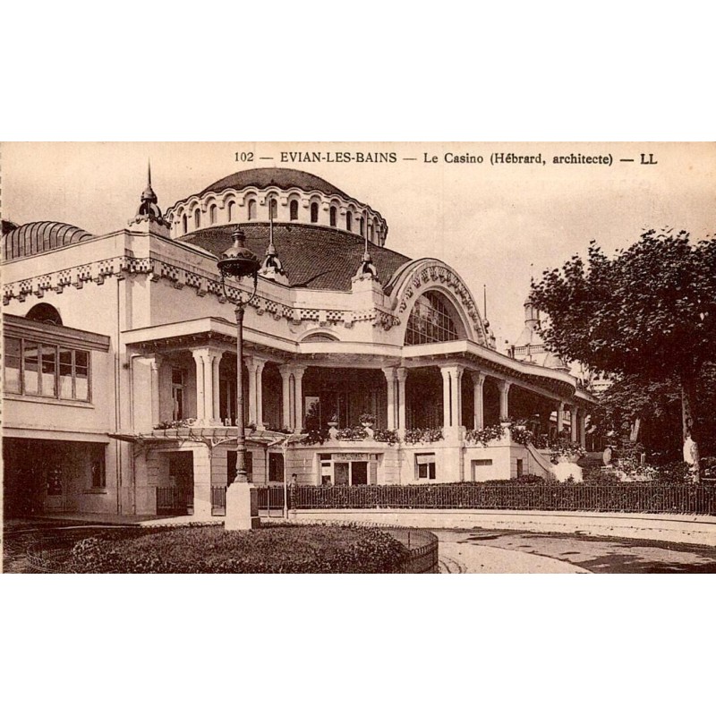 Carte postale ancienne Évian-les-Bains Le Casino architecte Hébrard Haute-Savoie
