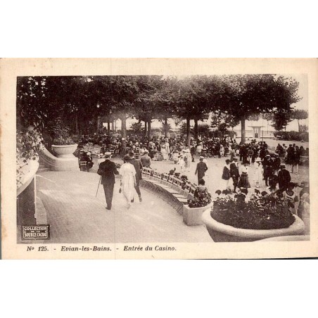 Carte postale ancienne Évian-les-Bains entrée du Casino Haute-Savoie