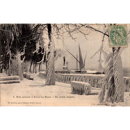 Carte postale ancienne Bise glaciale à Évian-les-Bains au Jardin Anglais