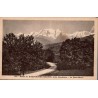 Carte postale ancienne Route de Sallanches à Megève près de Combloux et le Mont-Blanc
