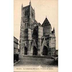 Carte postale ancienne Meaux La Cathédrale XIIe siècle 70 mètres