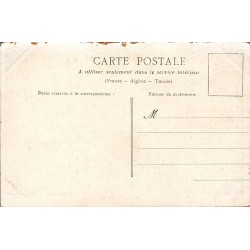 Carte postale ancienne Versailles Cour de Marbre du Palais