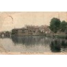 Carte postale ancienne d’Amiens dans la Somme montrant le Sport Nautique sur les bords de la Somme