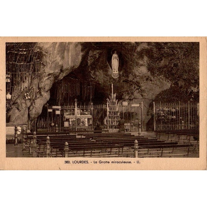 Carte postale ancienne Lourdes La Grotte Miraculeuse LL