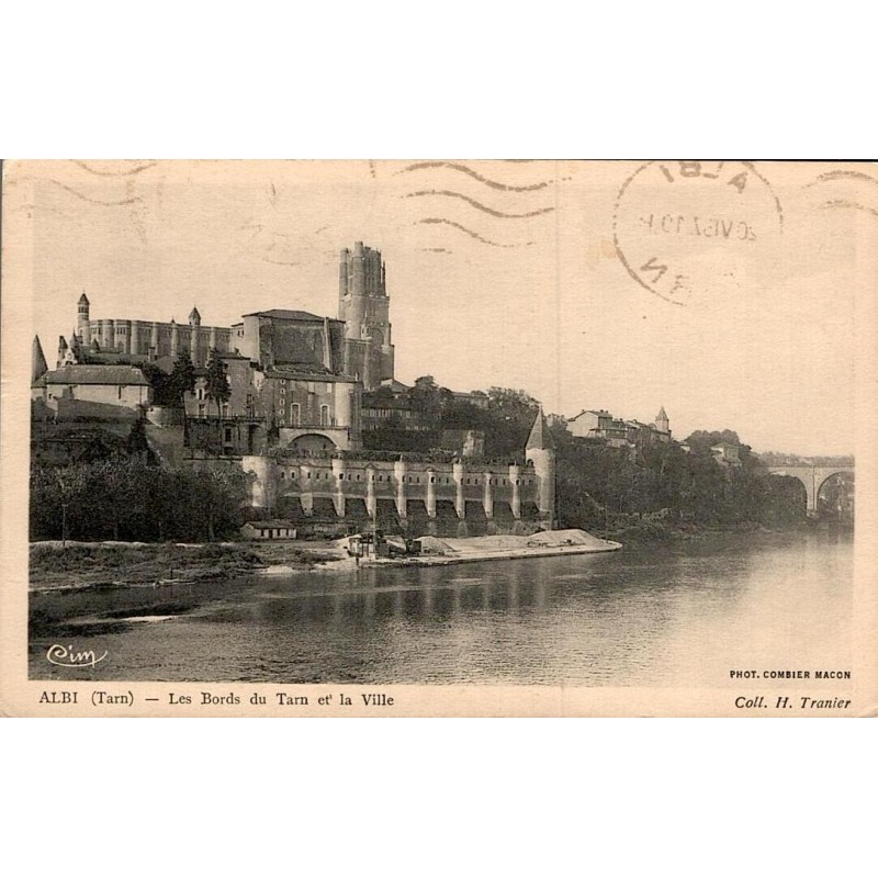 Carte postale ancienne d’Albi dans le Tarn montrant les bords du Tarn et la ville
