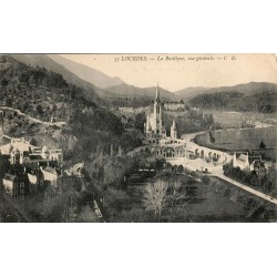 Carte postale ancienne Lourdes basilique vue générale