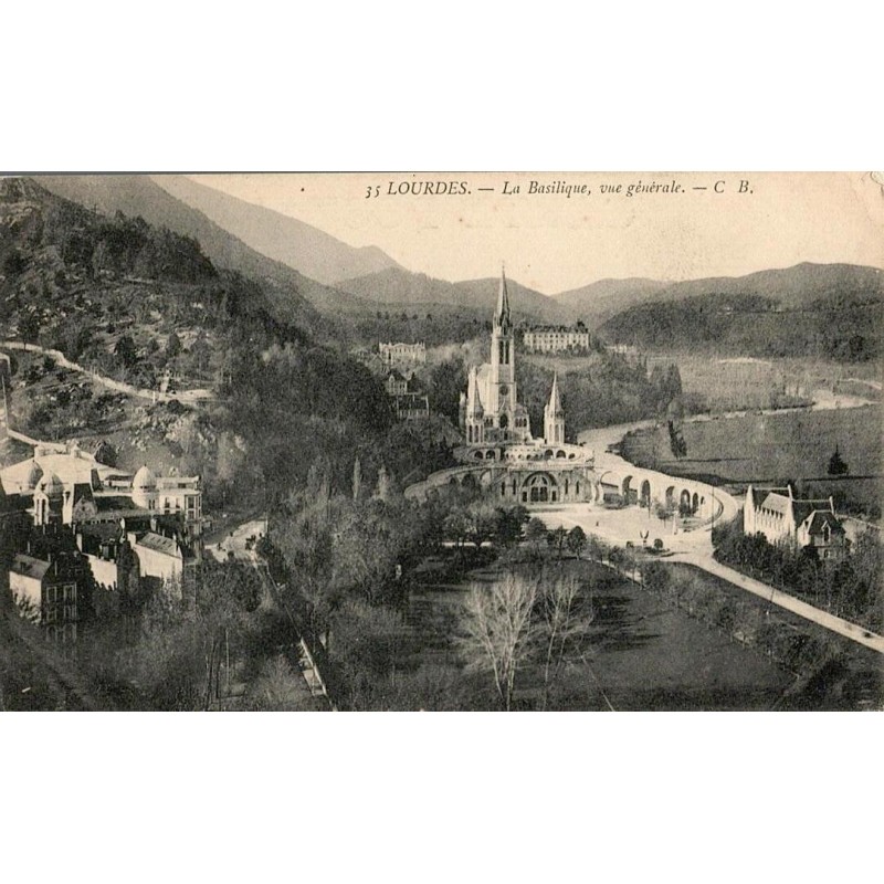 Carte postale ancienne Lourdes basilique vue générale