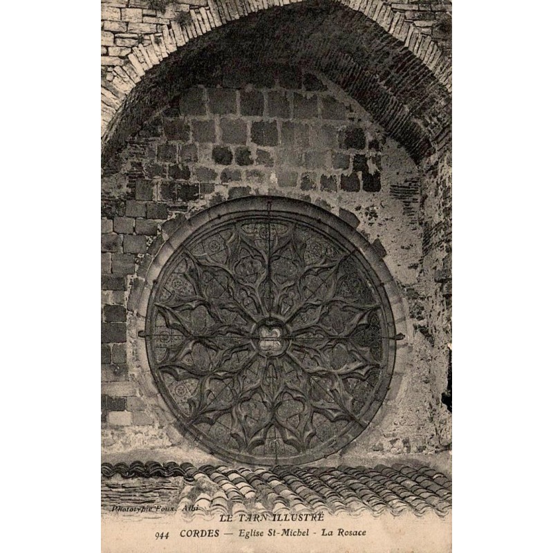 Carte postale ancienne de Cordes-sur-Ciel dans le Tarn montrant la rosace de l’église Saint-Michel