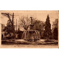 122 - MONTAUBAN - Square de la Préfecture - Le Jet D'eau