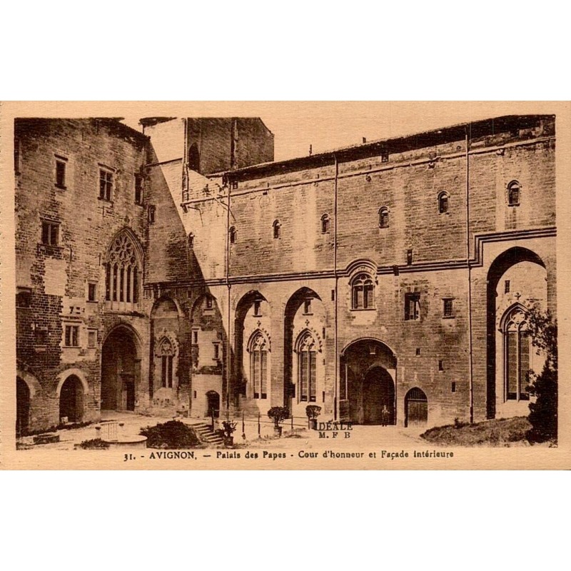 31 - AVIGNON - Palais des Papes -  Cour d'honneur et Façade intérieure