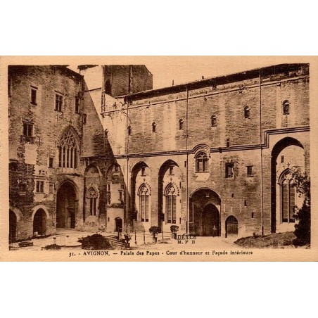 31 - AVIGNON - Palais des Papes -  Cour d'honneur et Façade intérieure
