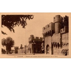 3 - AVIGNON - Tourelles de la Porte Jaurès (entrée principale de la Ville)