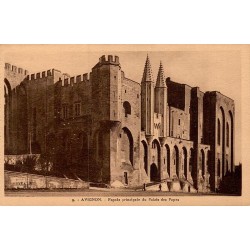 9 - Avignon - façade principale du Palais des Papes