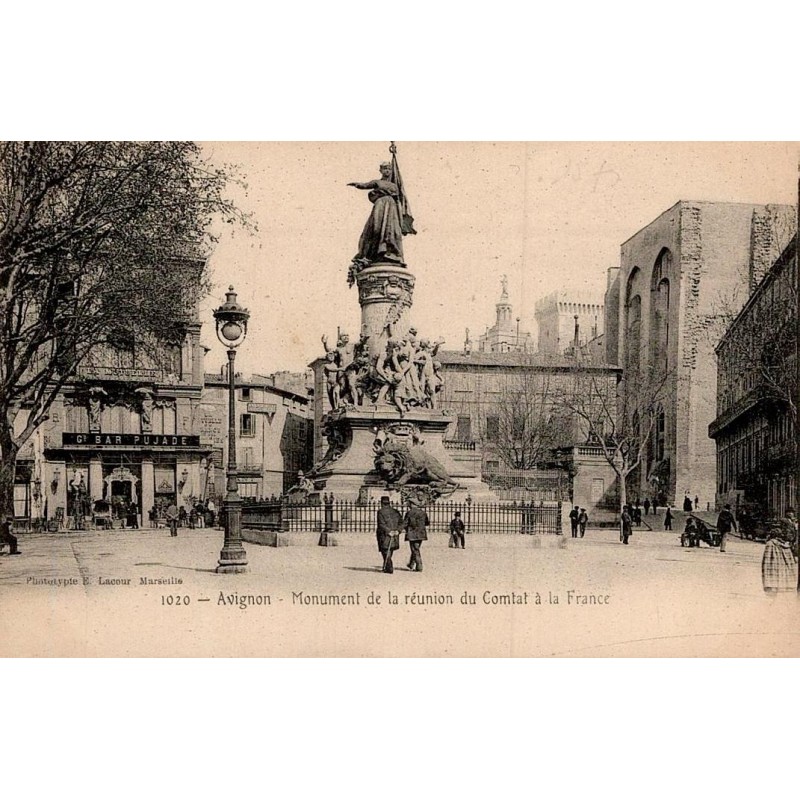Carte postale ancienne Avignon Monument de la Réunion du Comtat à la France