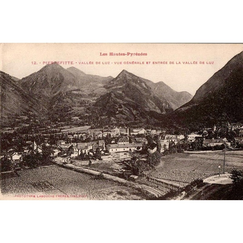 Carte postale ancienne Pierrefitte vallée de Luz vue générale entrée vallée