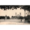 30 - LA ROCHE SUR YON (Vendée) - Un coin de la Place d'Armes