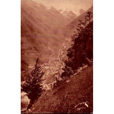 Carte postale ancienne Cauterets Hautes-Pyrénées vue à vol d’oiseau panoramique
