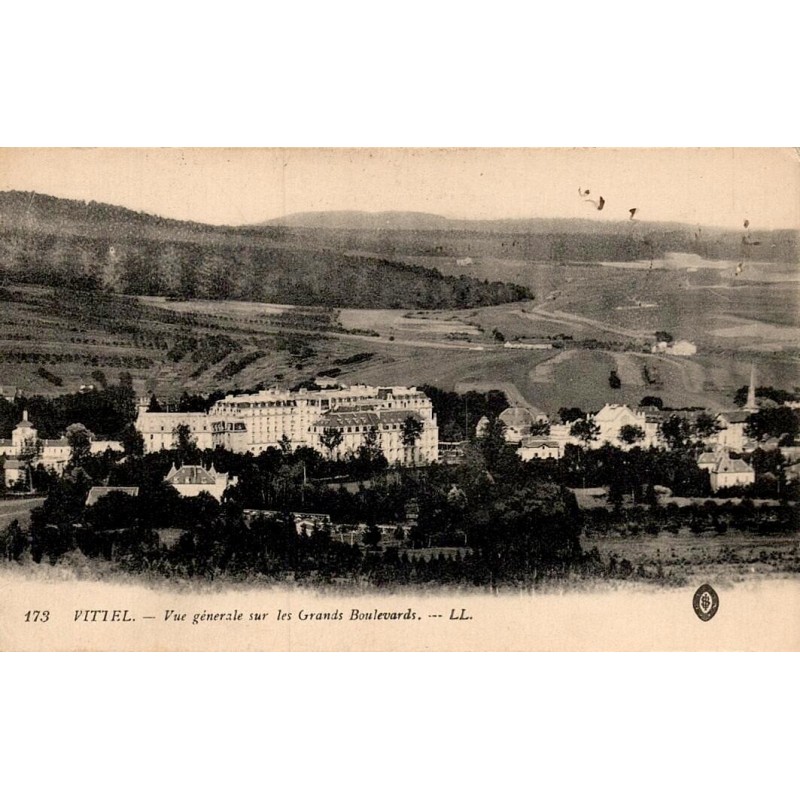 173 - VITTEL - Vue générale su les Grands Boulevards -- LL