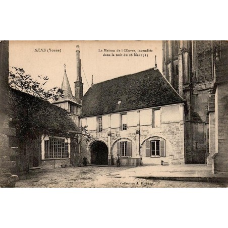 Carte postale ancienne Sens Yonne Maison de l’Œuvre incendiée en 1915