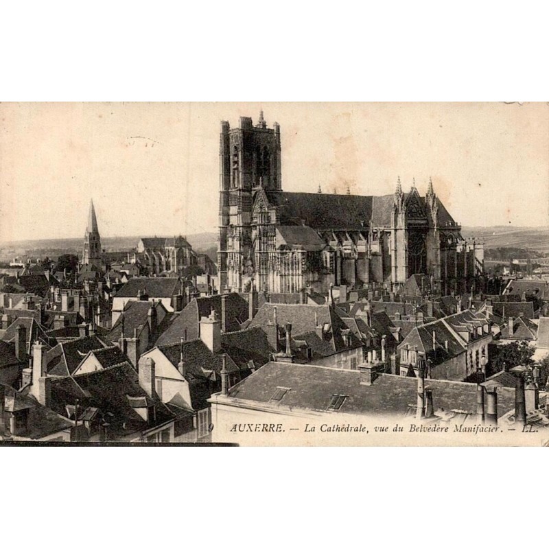Carte postale ancienne Auxerre Yonne la cathédrale vue du Belvédère Manifacier