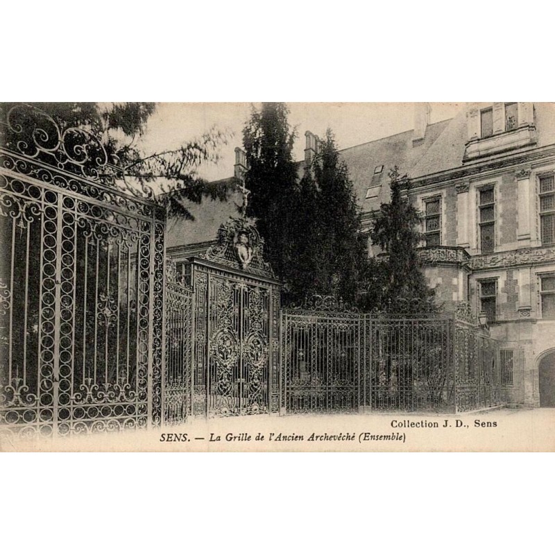 Carte postale ancienne Sens Yonne la grille de l'ancien Archevêché ensemble
