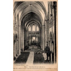 Carte postale ancienne Sens Yonne intérieur de la cathédrale Saint-Étienne