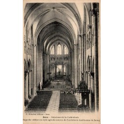 Carte postale ancienne Sens Yonne intérieur de la cathédrale Saint-Étienne