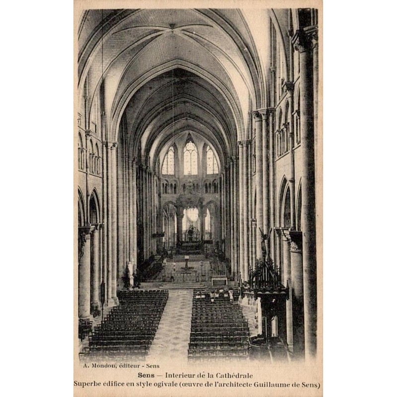 Carte postale ancienne Sens Yonne intérieur de la cathédrale Saint-Étienne