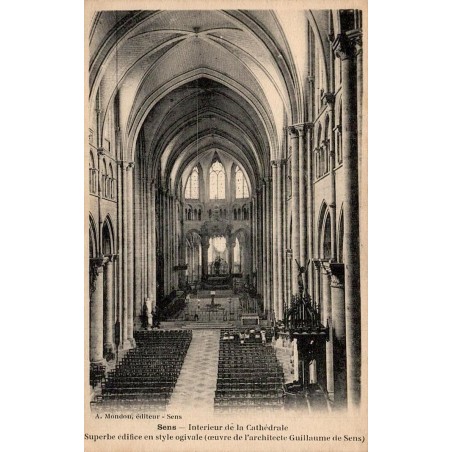 Carte postale ancienne Sens Yonne intérieur de la cathédrale Saint-Étienne