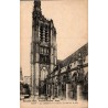 SENS - La Cathédrale et le Palais Synodal sur le Côté