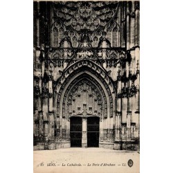 Carte postale ancienne Sens Yonne la cathédrale la Porte d'Abraham