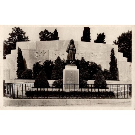 Carte postale ancienne Lourdes – Monument à Sainte Bernadette