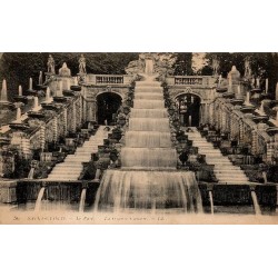 Carte postale ancienne Saint-Cloud Hauts-de-Seine Grande Cascade du parc