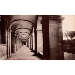 Issy-les-Moulineaux Hauts-de-Seine carte postale ancienne cloître du Séminaire Saint-Sulpice