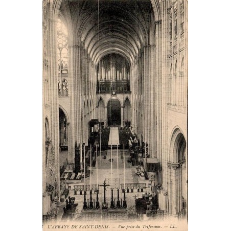 Carte postale ancienne Saint-Denis Seine-Saint-Denis vue prise du triforium de l’abbaye