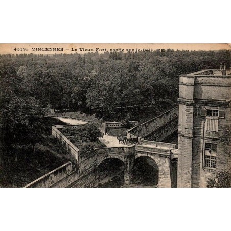 519 - VINCENNES - Le Vieux Fort, sortie sur le Bois - E.M.