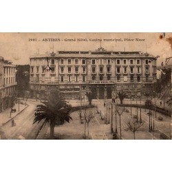 Carte postale ancienne Antibes Grand Hôtel Casino Municipal Place Macé Alpes-Maritimes