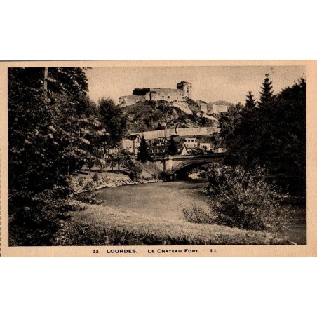 Carte postale ancienne Lourdes – Le Château Fort médiéval © LL
