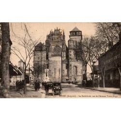 Carte postale ancienne Rodez cathédrale avenue Victor Hugo Aveyron