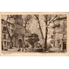 Carte postale ancienne Salon-de-Provence place fontaine tour horloge