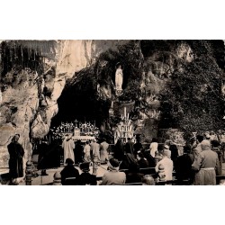 Carte postale ancienne Lourdes – La Grotte Miraculeuse de Massabielle