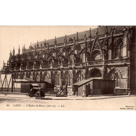Carte postale ancienne Caen Église Saint-Pierre côté Est LL