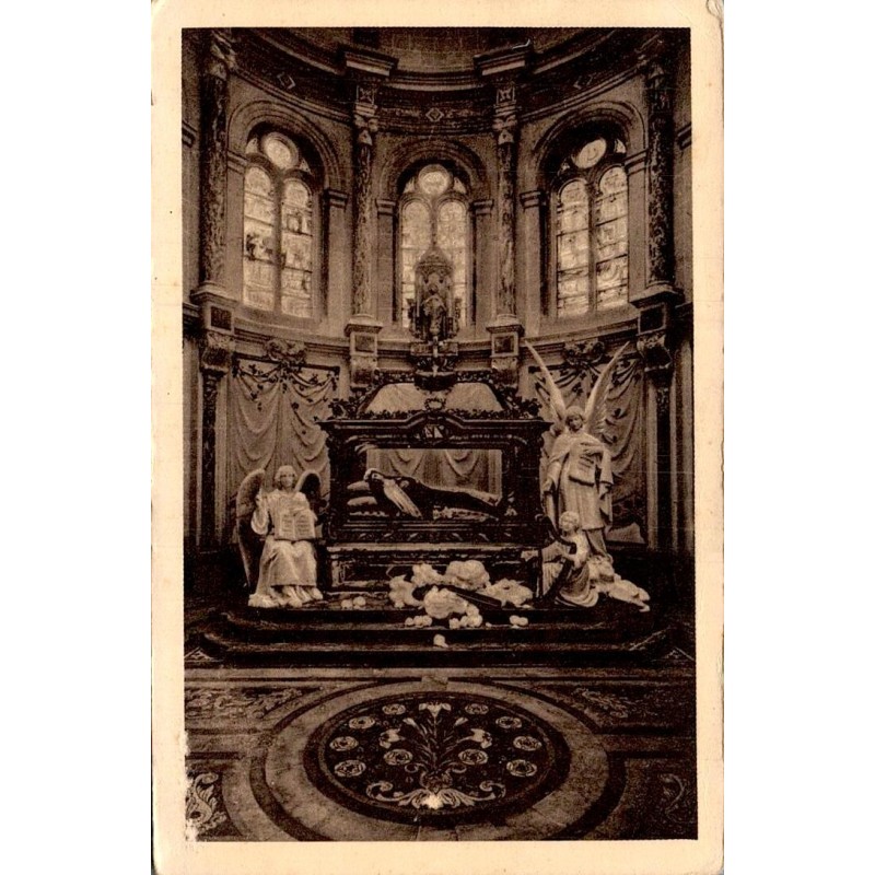 Carte postale ancienne Lisieux chapelle châsse Sainte-Thérèse Carmel CPA collection