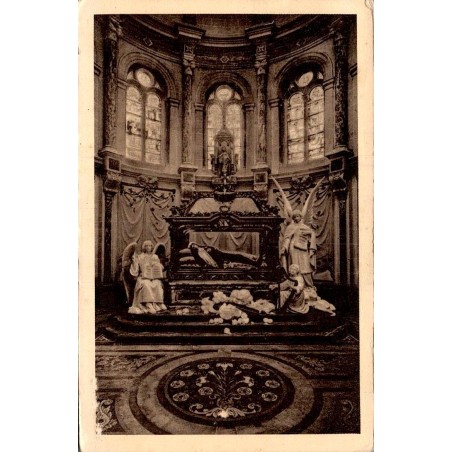 Carte postale ancienne Lisieux chapelle châsse Sainte-Thérèse Carmel CPA collection