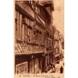 61 - LISIEUX - Le Manoir de la Salambadre - Rue aux Pèvres . -- LL
