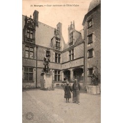Carte postale ancienne Bourges cour intérieure Hôtel Cujas Cher CPA collection