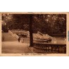 Carte postale ancienne de Dijon représentant le Square Darcy en Côte-d'Or durant la Belle Époque
