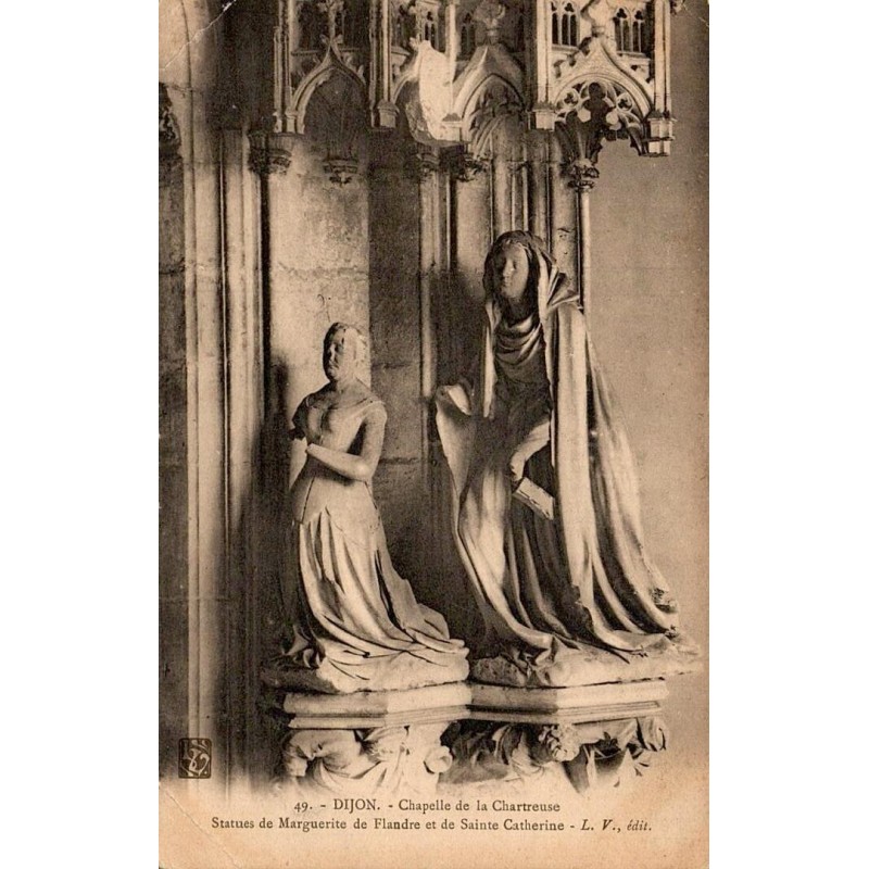 Carte postale ancienne de Dijon représentant la chapelle de la Chartreuse avec les statues de Flandre et Sainte Catherine