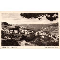 Carte postale ancienne de Saint-Brieuc représentant une vue prise du Tertre Aubé sur le Légué